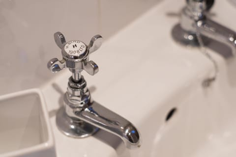 House, 3 Bedrooms | Bathroom shower