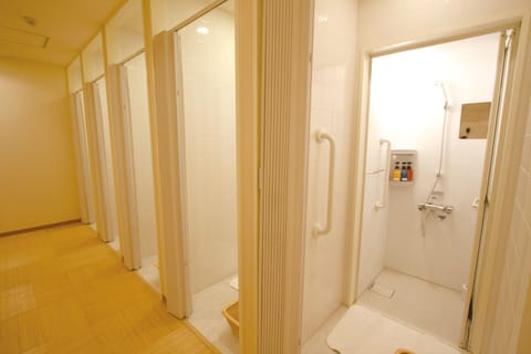 One Standard Capsule Cabin, Non Smoking | Bathroom | Shower, free toiletries, hair dryer, slippers