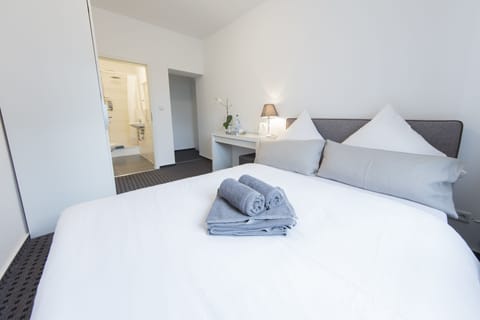 Classic Double Room, 1 Bedroom | Desk, bed sheets