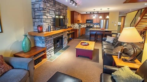 Pinnacle Ridge Chalet 45-104 | Living area | Flat-screen TV, fireplace