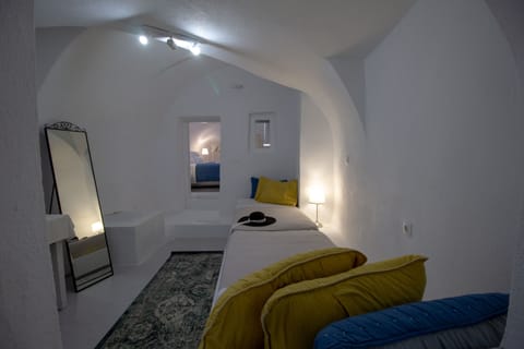 Villa Ariadni Cave House Volcano View | Individually decorated, individually furnished, soundproofing