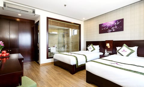 Twin Room, City View | Egyptian cotton sheets, premium bedding, pillowtop beds, in-room safe