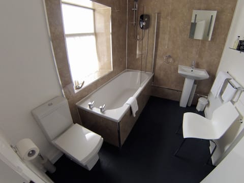 Standard Double Room (No Pets) | Egyptian cotton sheets, desk, free WiFi, bed sheets