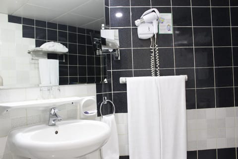 Junior Suite | In-room safe, desk, laptop workspace, iron/ironing board