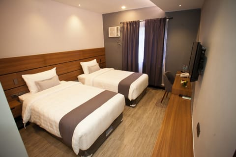 Standard Double Room | Desk, free WiFi