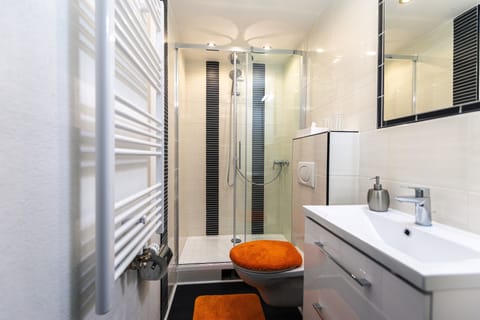 Triple Room, Private Bathroom (3BZVT) | Bathroom