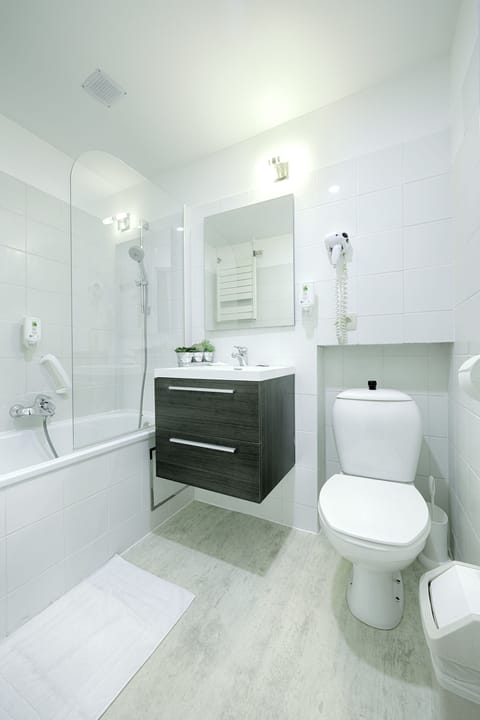 Free toiletries, hair dryer, towels