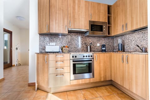 Superior Apartment, 1 Bedroom, Terrace | Private kitchen | Fridge, microwave, oven, stovetop