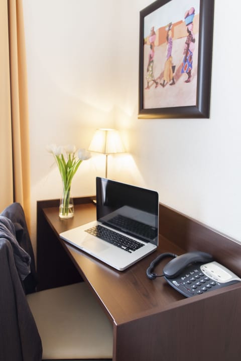 In-room business center