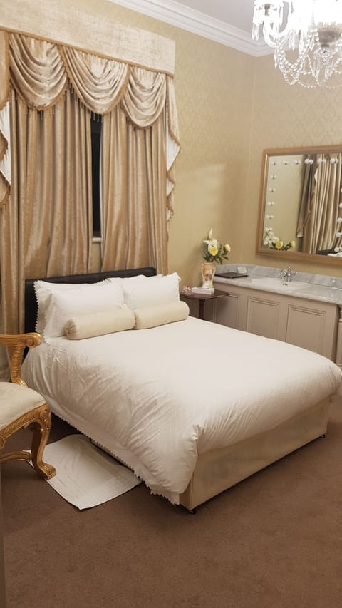 Economy Room, 1 Double Bed | Egyptian cotton sheets, premium bedding, memory foam beds, desk