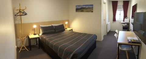 Standard Double Room | Desk, soundproofing, iron/ironing board, free WiFi