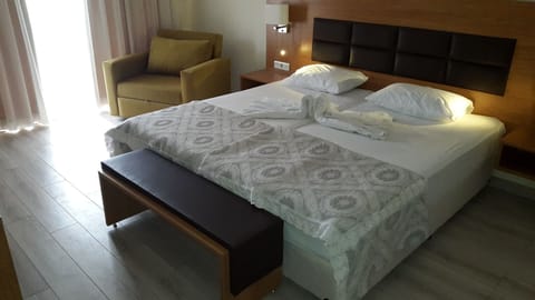 Standard Room | Minibar, free cribs/infant beds, bed sheets