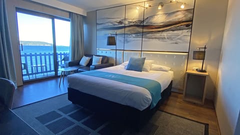 Deluxe Room | Minibar, free WiFi, bed sheets