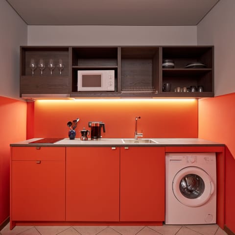 Spazy | Private kitchen | Fridge, microwave, stovetop, electric kettle