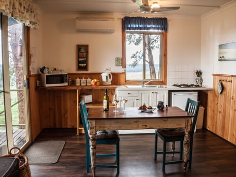 Misty View Cottage - Adults Only | Private kitchen | Fridge, microwave, stovetop, coffee/tea maker