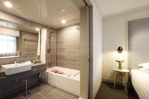 Junior Studio | Bathroom | Shower, hair dryer, bathrobes, slippers