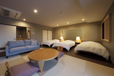 [River View] Premium Japanese Western Style Room 702, with Hot Spring / Semi-Open-air Bath | In-room safe, free WiFi, bed sheets