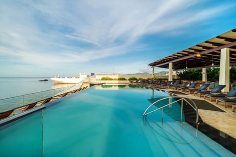 Outdoor pool, sun loungers