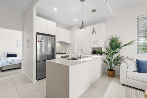 Panoramic Apartment | Private kitchen | Fridge, microwave, oven, stovetop