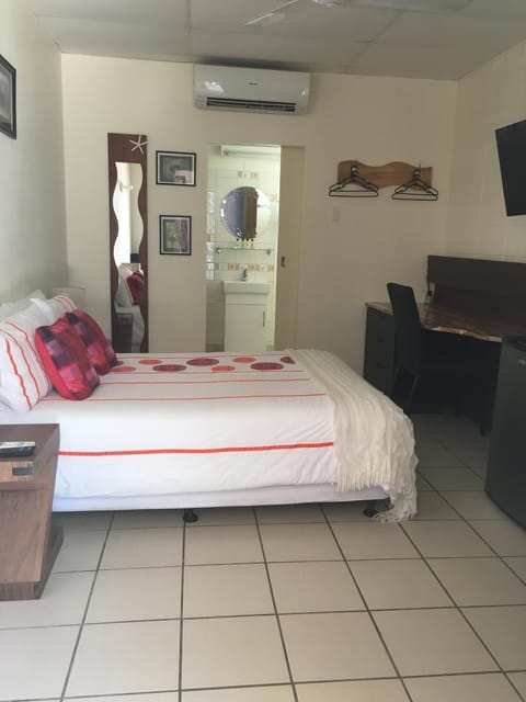 Double Room | Desk, soundproofing, iron/ironing board, free WiFi