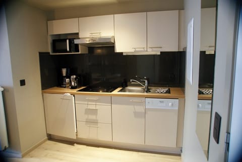 Apartment (4) | Living area | Flat-screen TV