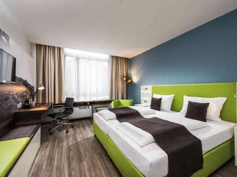 Standard Room, 2 Twin Beds | Premium bedding, minibar, in-room safe, desk