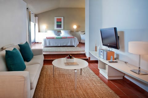 Junior Suite, Terrace (El Montgrí) | Living area | Flat-screen TV