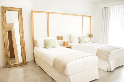 Superior Room, 2 Twin Beds | Premium bedding, down comforters, pillowtop beds, minibar