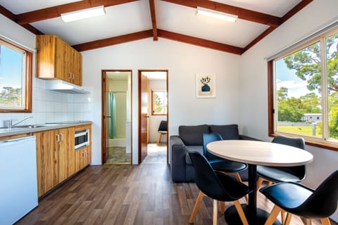 Standard Cabin | Living area | Flat-screen TV