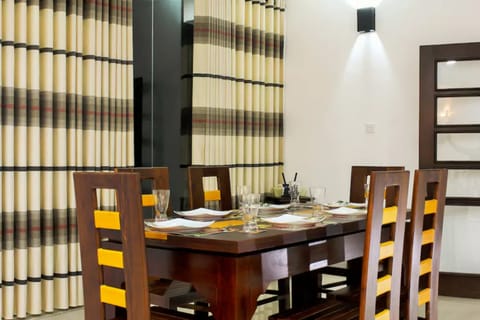 Double Room | In-room dining