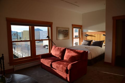 Premium Quadruple Room | Premium bedding, free WiFi, bed sheets, alarm clocks