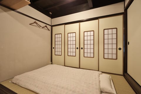 Traditional Room (For 1 person) | Free WiFi