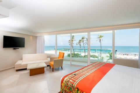 Superior Room, Ocean View | Minibar, in-room safe, individually decorated, individually furnished