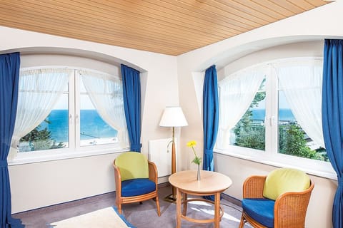 Double Room, 1 Bedroom, Sea View | Pillowtop beds, free minibar, in-room safe, blackout drapes