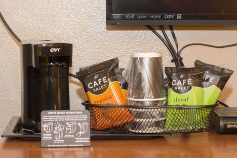 Family Room, Non Smoking | Coffee and/or coffee maker