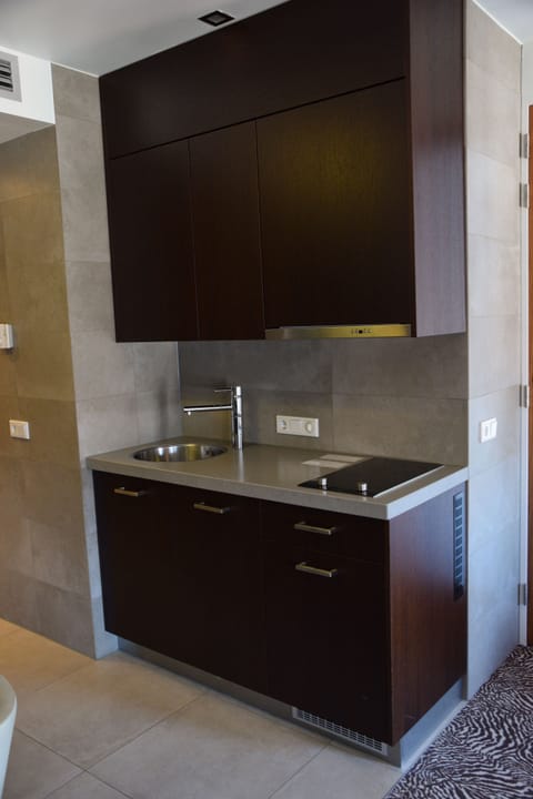 Apartment, Multiple Beds, Kitchen | Private kitchen | Coffee/tea maker, eco-friendly cleaning products