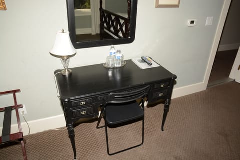 Tree House Room (Queen Bed) | Individually furnished, desk, laptop workspace, free wired internet