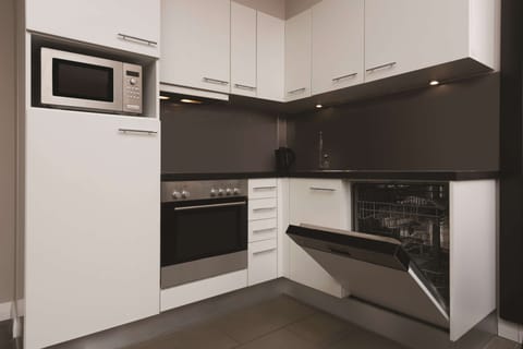 Apartment, 2 Bedrooms, Kitchen | Private kitchen | Fridge, microwave, electric kettle, cookware/dishes/utensils