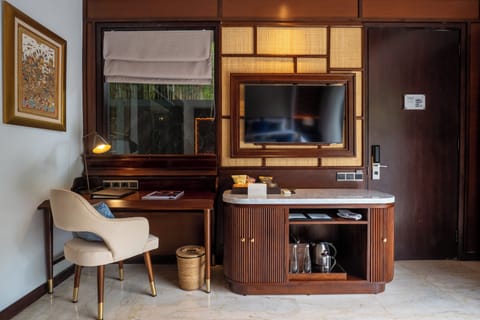 Minibar, in-room safe, desk, blackout drapes