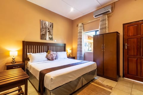 Double Room | Egyptian cotton sheets, premium bedding, down comforters, minibar