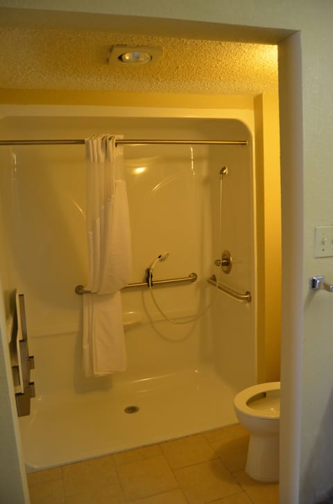 Standard Double Room, 2 Queen Beds, Smoking | Bathroom shower