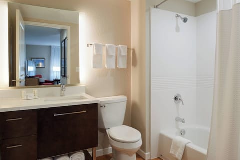 Suite, 2 Bedrooms | Bathroom | Combined shower/tub, free toiletries, hair dryer, towels