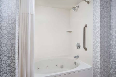 Room, 1 King Bed, Non Smoking, Jetted Tub | Bathroom shower