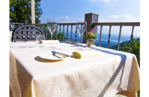 2 restaurants, breakfast, lunch, dinner served; Italian cuisine