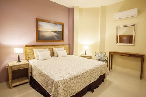 Deluxe Room | Egyptian cotton sheets, premium bedding, pillowtop beds