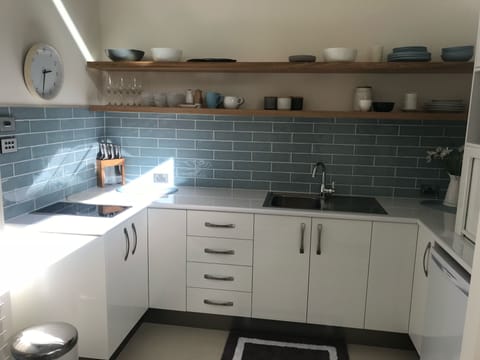 Studio 19 @ 19 Kite St  | Private kitchen