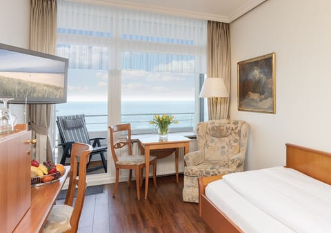 Single Room, Balcony, Sea View | Premium bedding, minibar, in-room safe, desk