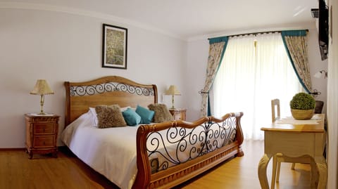 Superior Suite, 1 King Bed, Hot Tub, Ground Floor | Premium bedding, minibar, in-room safe, desk