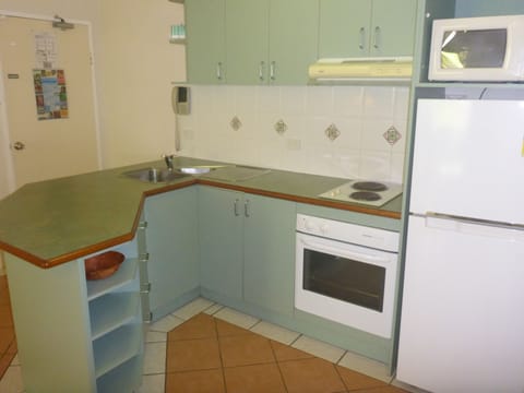 Standard Apartment, 1 Bedroom | Private kitchen | Full-size fridge, microwave, oven, stovetop