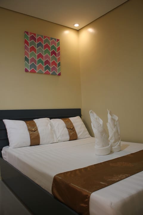 Deluxe Double Room, 1 Double Bed | Desk, rollaway beds, free WiFi, bed sheets
